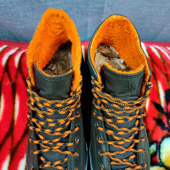 %Size 8.5 Men / 10.5 Women Converse All Star Mountain Club / A 39 main image 10